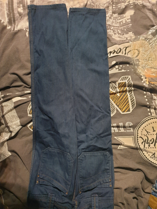 Diesel men Jeans 30 inch waist,ideal for causal or formal 