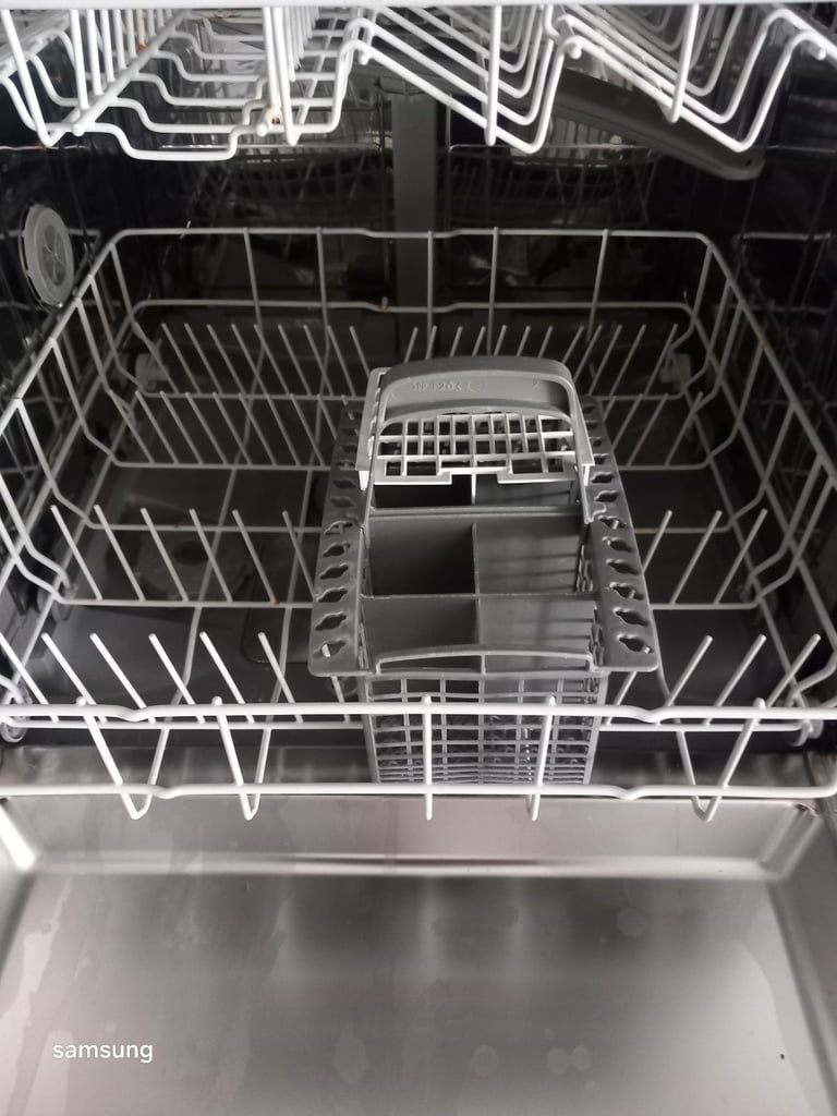 Bosch dishwasher. Fully working.  CAN DELIVER 