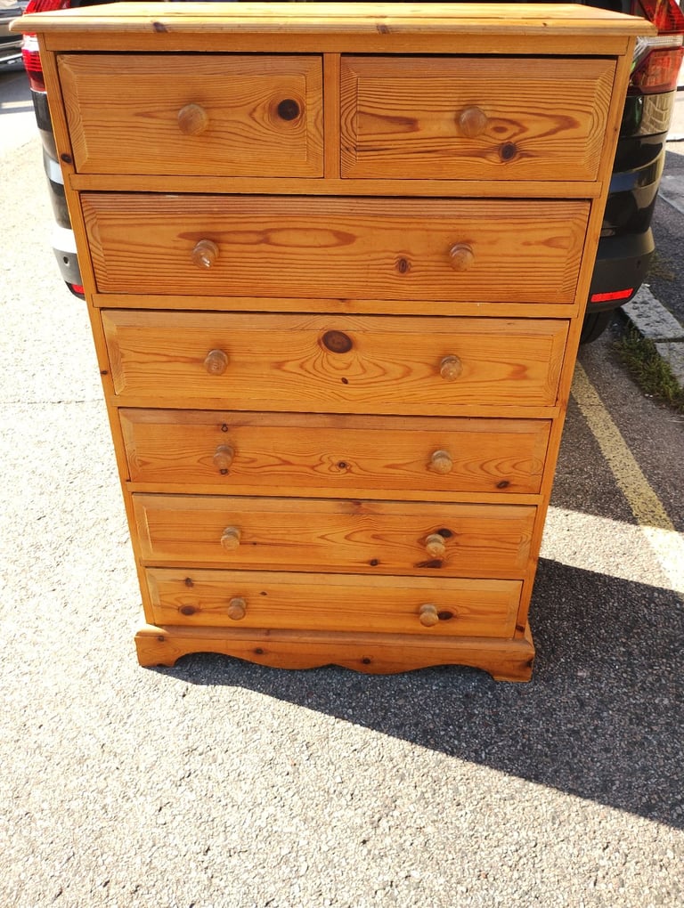 Chest of drawers 