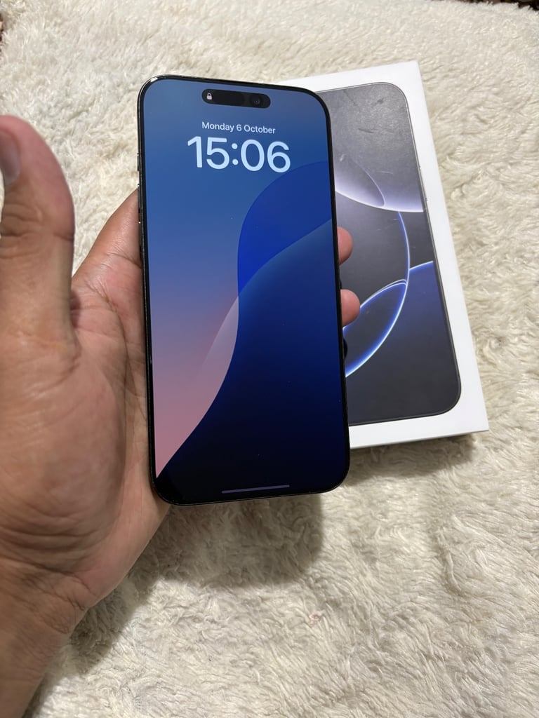 iPhone 16 Pro Max 256gb is in Good Condition 