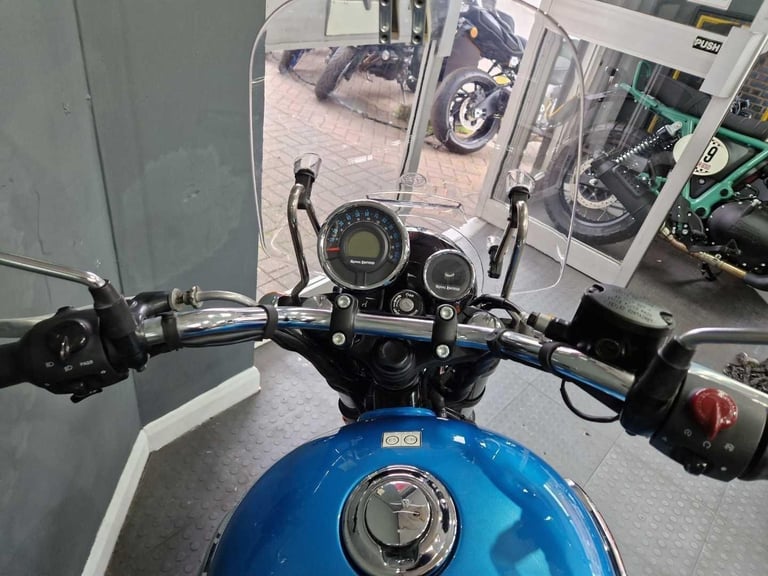 Royal Enfield METEOR 350 SUPERNOVA