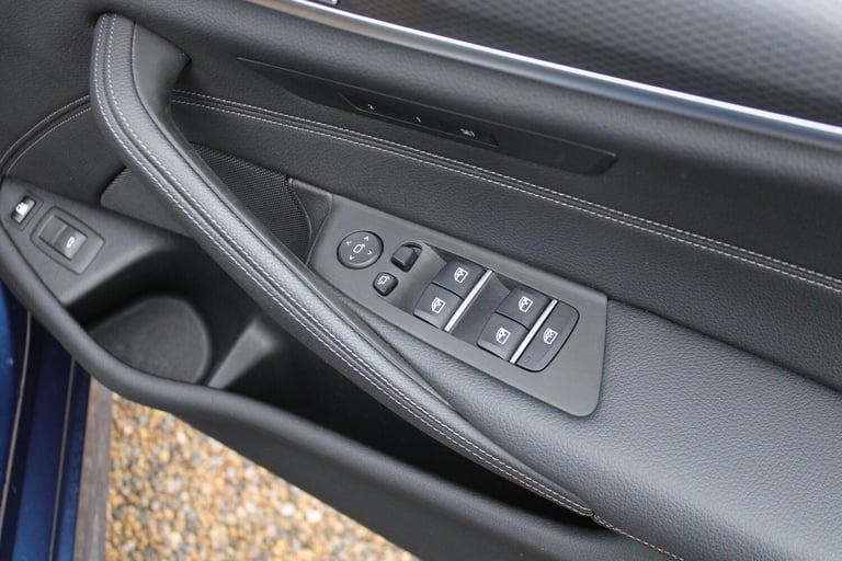 2021 BMW 5 Series 2.0 530e 12kWh M Sport Steptronic Euro 6 (s/s) 4dr SALOON Petrol/Electric Hybri...