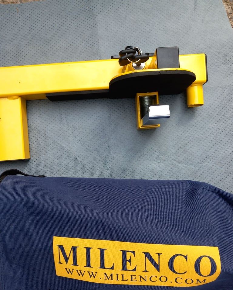 image for Milenco wheel clamp