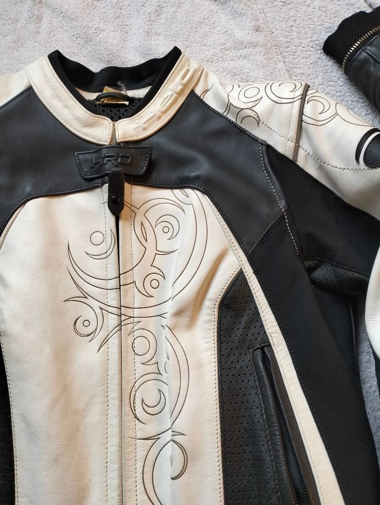 Held Womens Leather Motorbike 2 piece Suit  Size UK 12 EU 42 Jacket 38" Trousers 32"