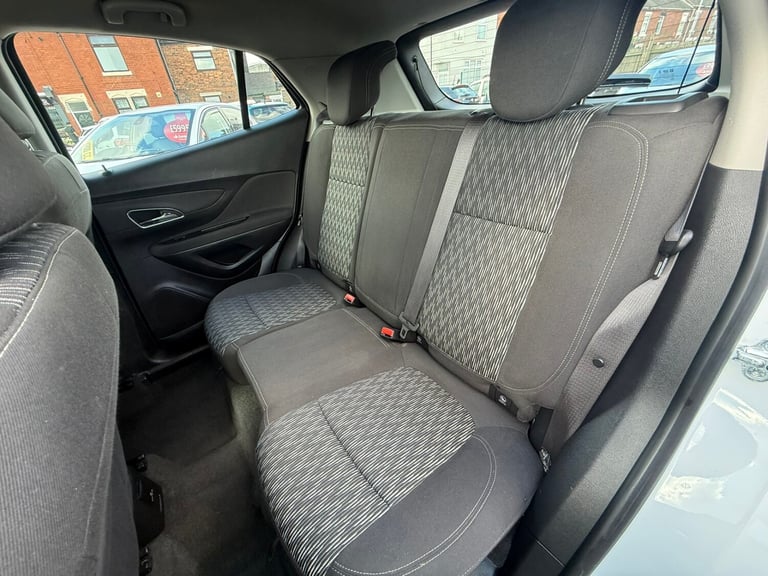2015 Vauxhall Mokka 1.6i Exclusiv 5dr HATCHBACK Petrol Manual