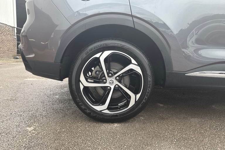 2024 MG MG HS 103407 Hatchback Automatic