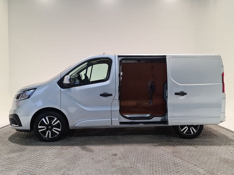 2022 Renault Trafic 2.0 DCI BLUE SL28 SPORT+ L1 H1 150 BHP SWB Panel Van Diesel Manual