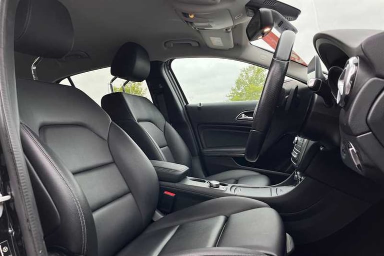 2017 Mercedes-Benz GLA 1.6 GLA200 Sport SUV 5dr Petrol 7G-DCT Euro 6 (s/s) (156 ps) SUV Petrol Au...
