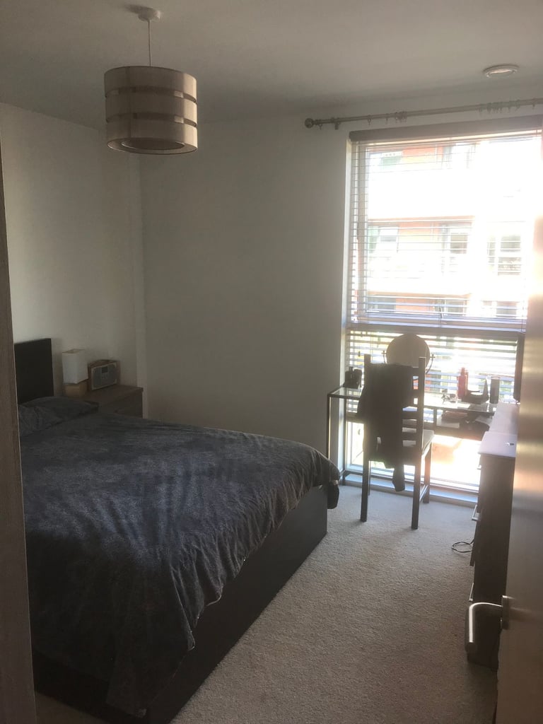 image for 2 bed/2 bath/terrace/balcony in cool Camberwell