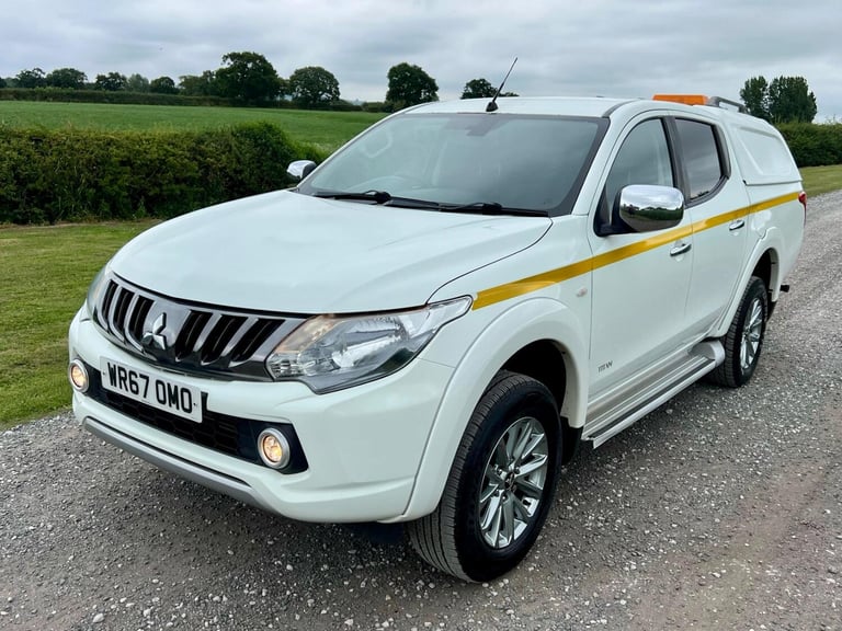 MITSUBISHI L200 2.4 DI-D Titan DOUBLE CAB White Manual Diesel PICK UP 2017