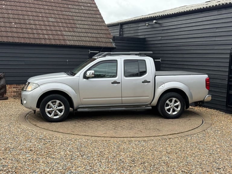 2012 Nissan Navara Double Cab Pick Up Tekna 2.5dCi 190 4WD PICK UP DIESEL Manual