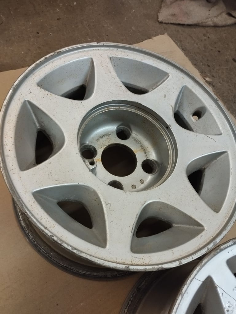 2no Ford Capri 2.8i Special 7"x13" Alloy Wheels