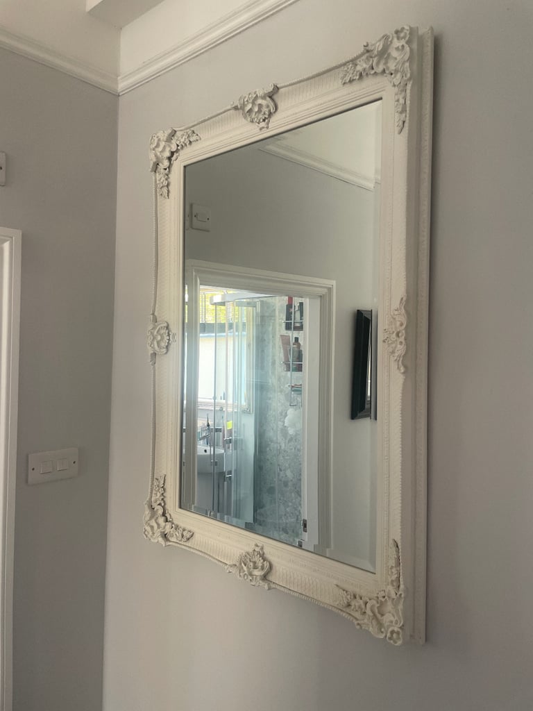 image for White mirror