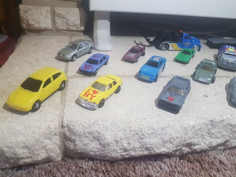 MATCHBOX TOY CARS 