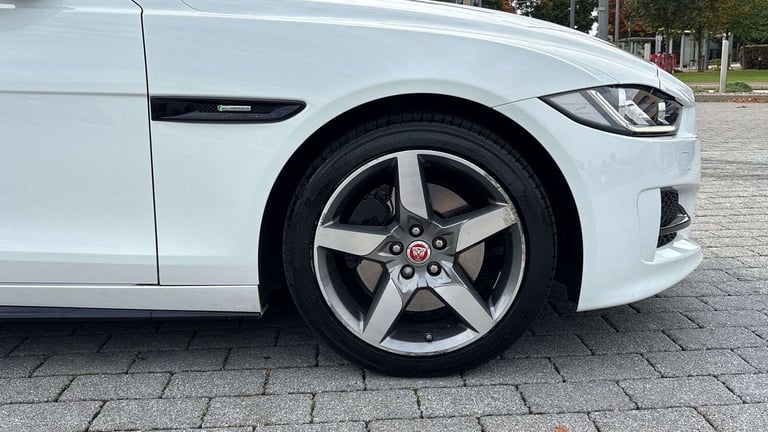  Jaguar XE 2.0 Ingenium R-Sport 4dr Auto Saloon Petrol Automatic