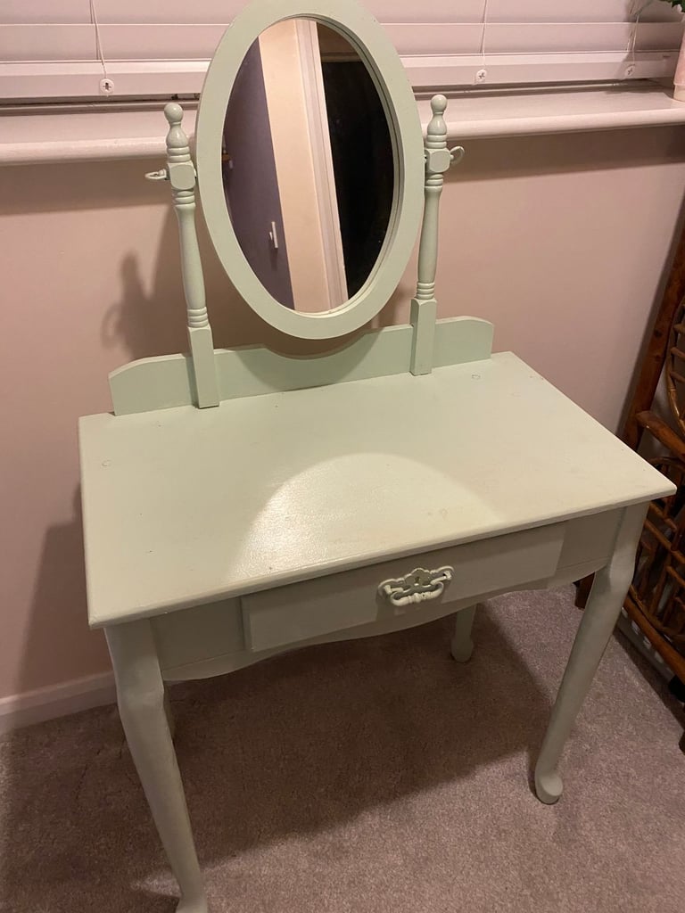 image for Dresser table with mirror