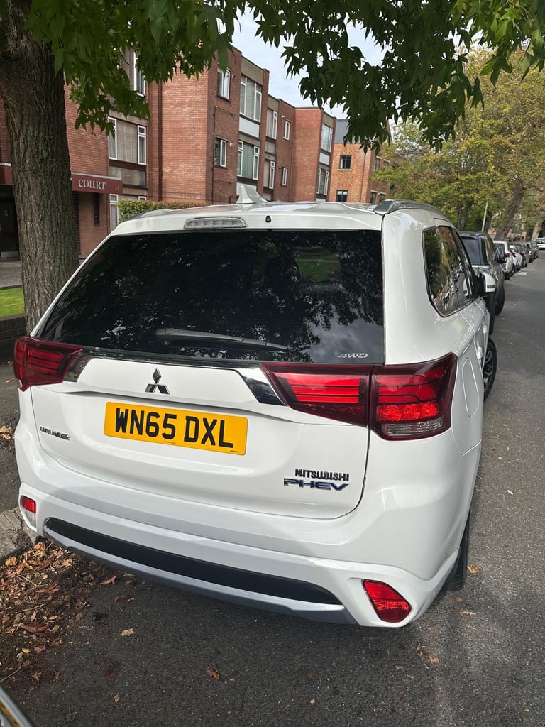 MITSUBISHI OUTLANDER 2015