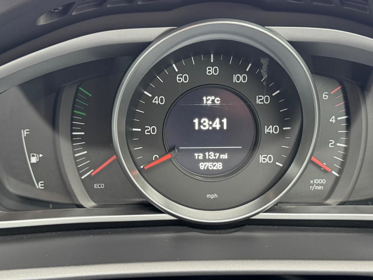 2016 Volvo V40 2.0 D3 SE Lux Nav Euro 6 (s/s) 5dr HATCHBACK Diesel Manual