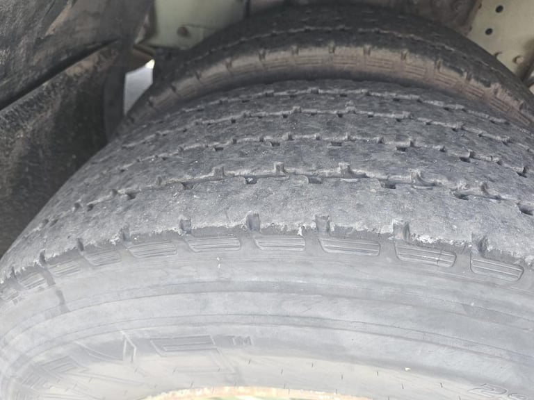 2015 Scania P320 6x2 twin wheel skip