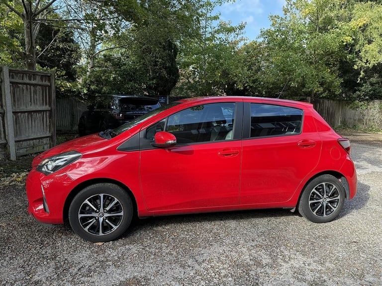 2019 Toyota Yaris 1.5 VVT-i Icon Tech Euro 6 5dr HATCHBACK Petrol Manual