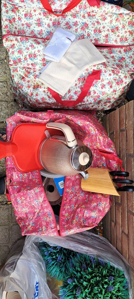 image for CLEARED OUT CLOTHING, BRIC BRAC ,KITCHEN ,HOUSEHOLD  ALL CLEAN SOME NEW . MUST GO . 