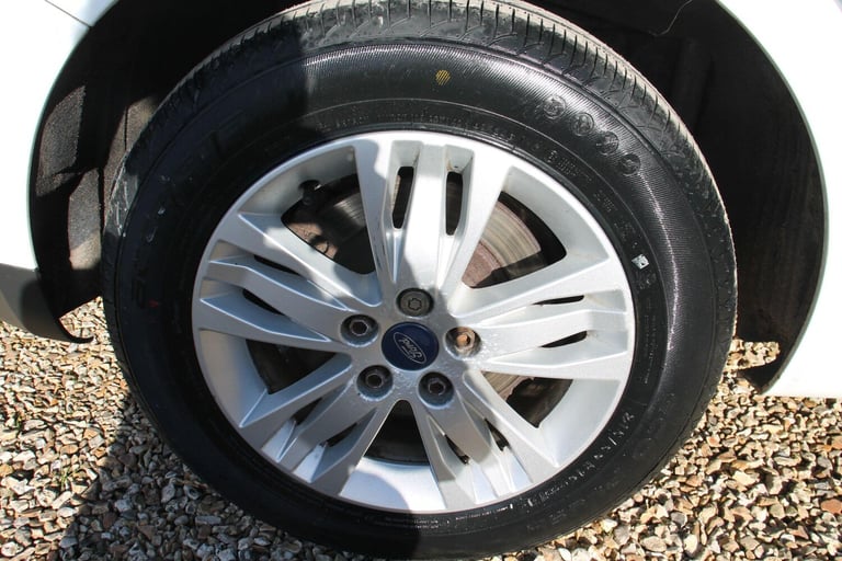 2014 Ford S-Max 1.6 TDCi Zetec Euro 5 (s/s) 5dr MPV Diesel Manual