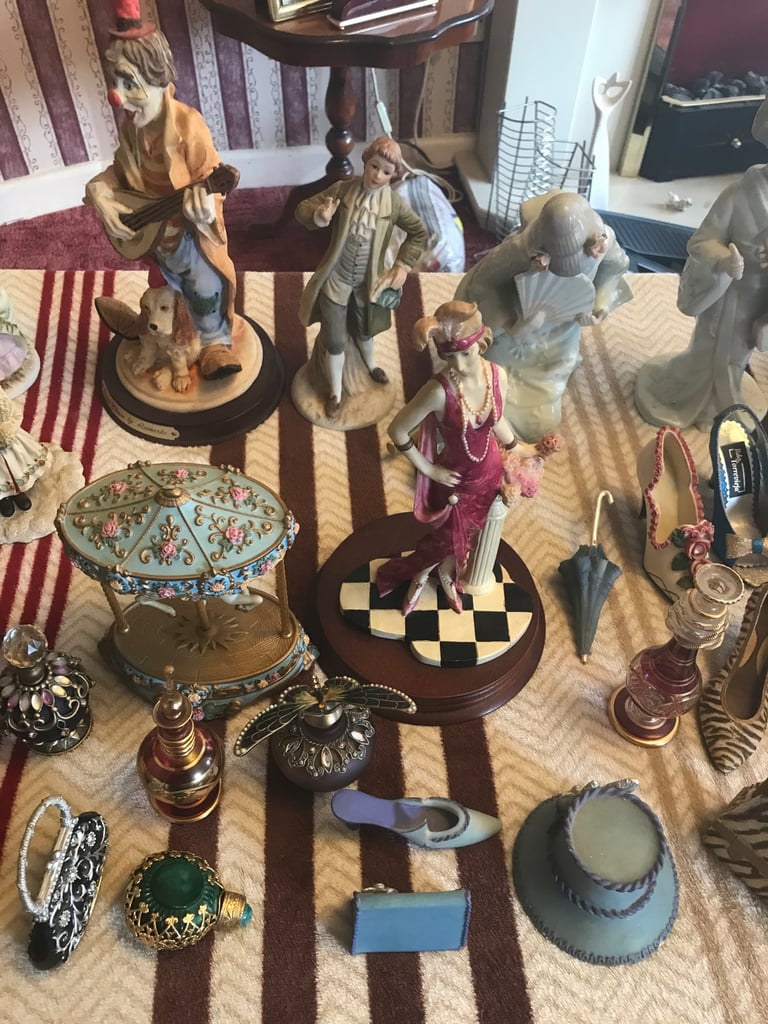 Figurines/ ornaments qty 50