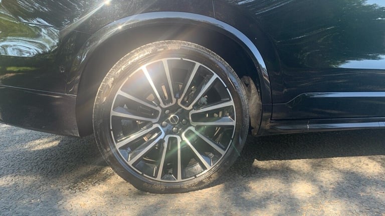 2025 Volvo XC90 Ultra, T8 AWD Plug-in hybrid, Electric/Petrol, Dark, 7 Seats Estate Petrol Parall...