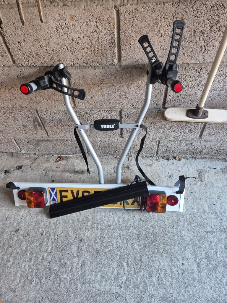 Thule towbar cycle carrier and lighting board