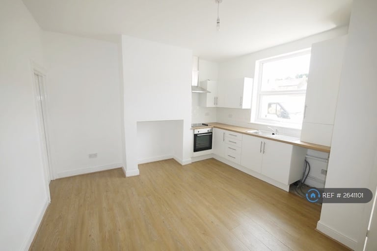 image for 1 bedroom house in Woodland Square, Brighouse, HD6 (1 bed) (#2641101)