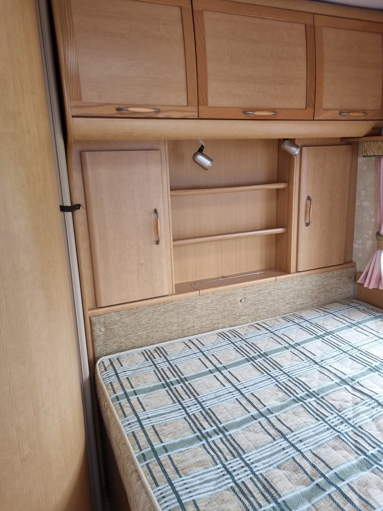 Abbey safari fixed bed excellent condition 