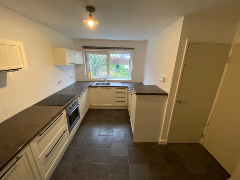 3 Bedroom Property For Sale - Clydach 
