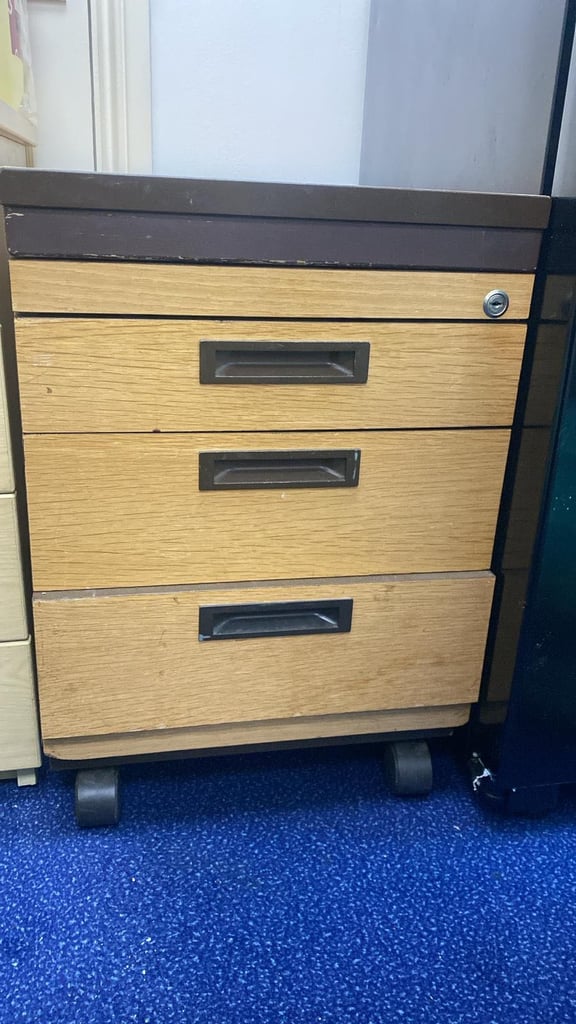 image for SUPER CHEAP OFFICE DRAWERS
