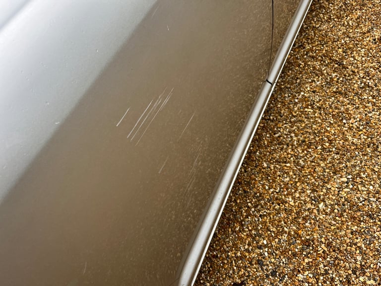 Toyota Avensis 2.2 D-4D , full year MOT, bargain, leather, FSH, cheap car, Diesel Toyota