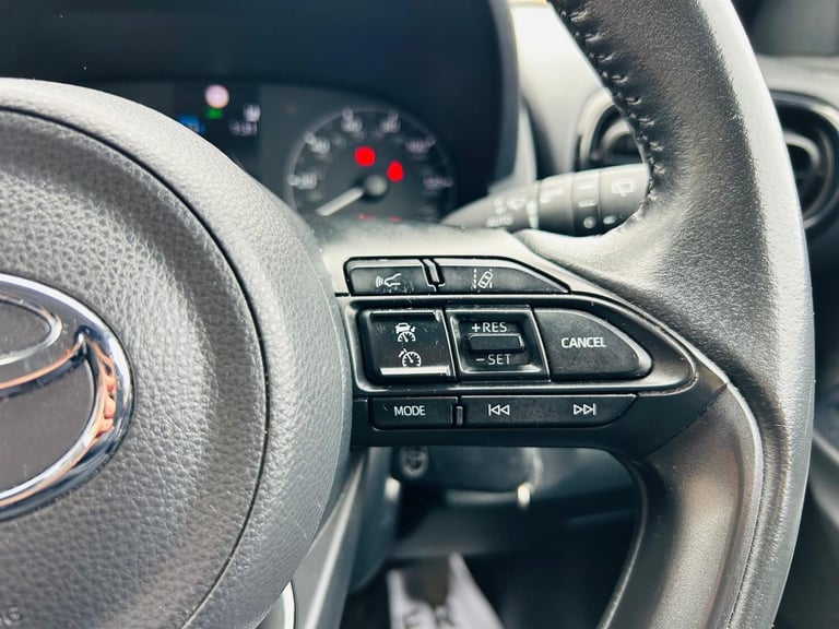 2022 Toyota Yaris 1.5 VVT-h Icon E-CVT Euro 6 (s/s) 5dr HATCHBACK Petrol/Electric Hybrid Automatic