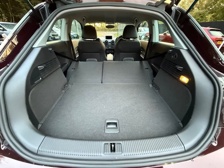 2011 Audi A1 TFSI SPORT - £35 TAX -ONE OWNER FROM NEW - 11 STAMPS IN THE BOOK - LEATHER Hatchback...