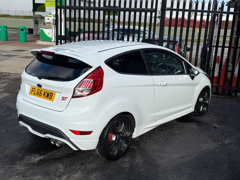 2016 Ford Fiesta 1.6T EcoBoost ST-3 Euro 6 3dr HATCHBACK Petrol Manual
