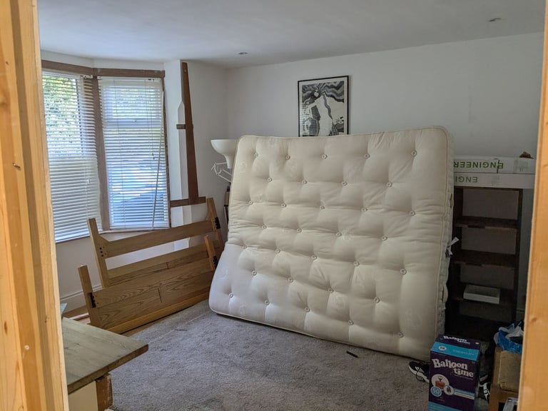 Room(s) for rent in whoberley with live in landlord