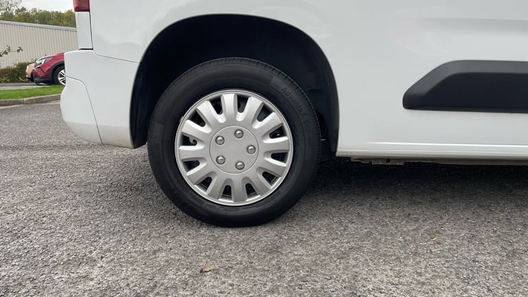 2022 Vauxhall Combo 2300 1.5 Turbo D 100ps H1 Sportive Van PANEL VAN DIESEL Manual