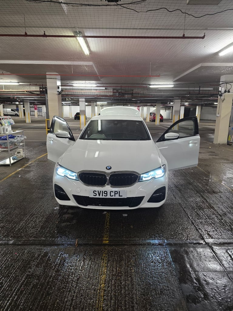 BMW, 3 SERIES, Saloon, 2019, Semi-Auto, 1998 (cc), 4 doors. Excellent condition 