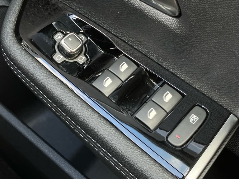 2024 Vauxhall Astra 115kW Ultimate 54kWh 5dr Auto Hatchback Electric Automatic