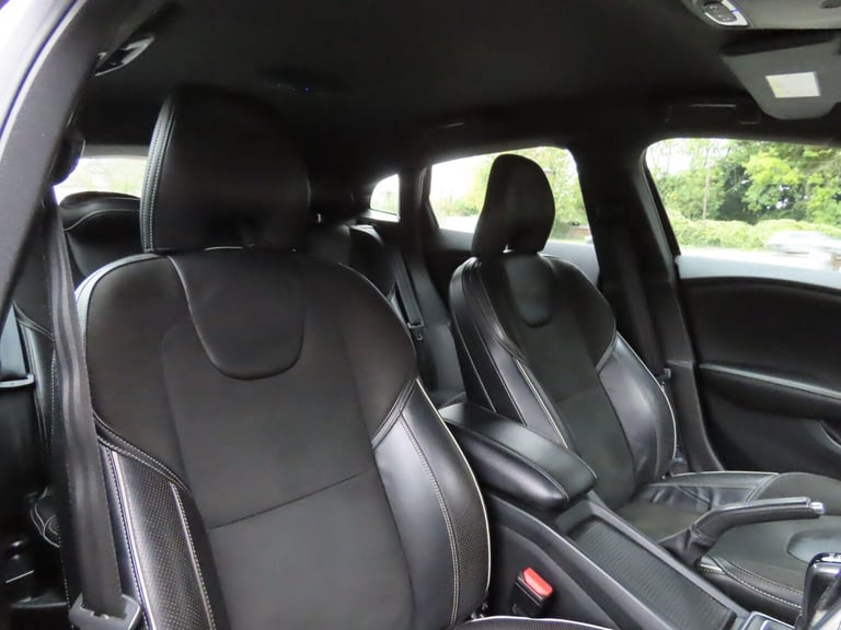 2017 Volvo V40 2.0 T2 R-Design Nav Plus Euro 6 (s/s) 5dr HATCHBACK Petrol Manual