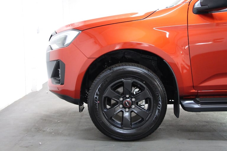 1969 Isuzu D-Max 1.9 TD V-Cross Double Cab Auto 4WD [164] (UNSTOPPABLE V-CROSS £2,500 + VAT Pick ...
