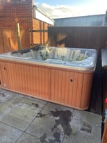 image for Hot tub 