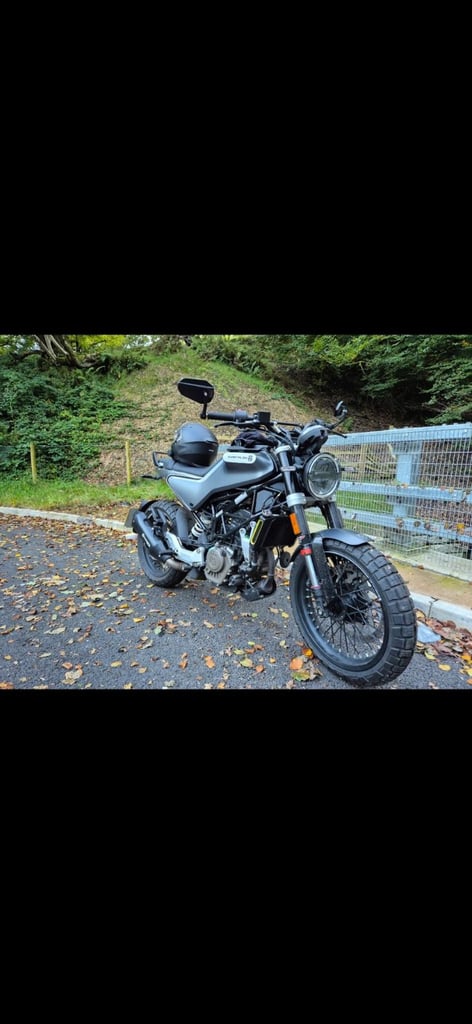 Husqvarna, SVARTPILEN, 2022, 125 (cc)