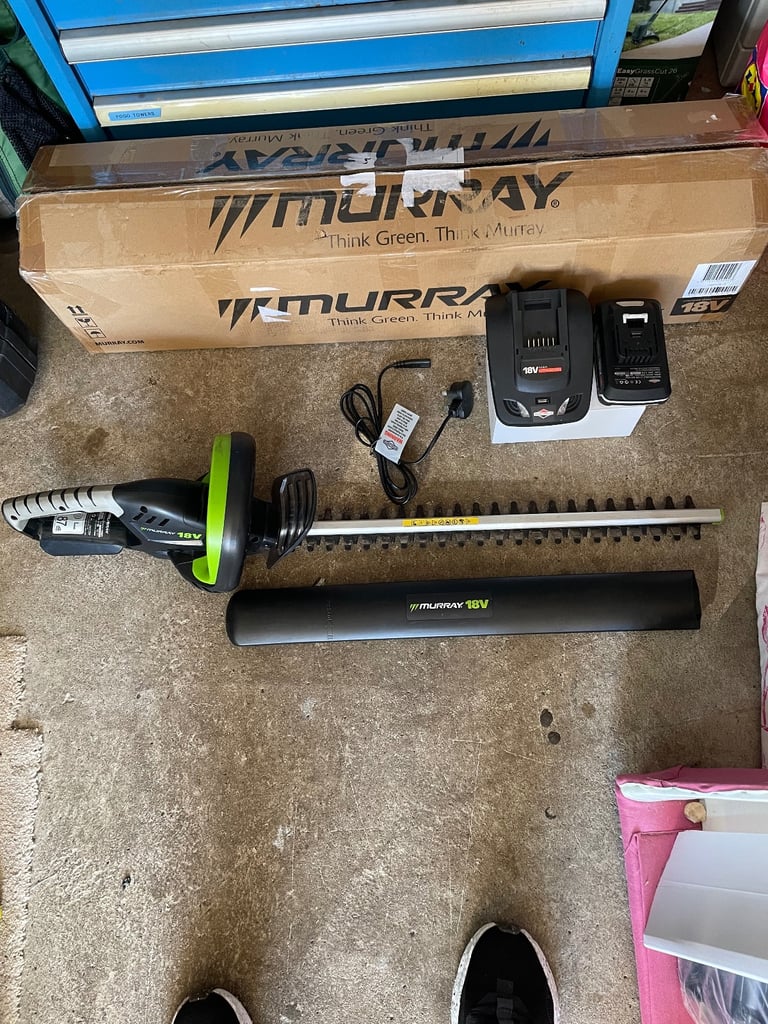 Murray 1697118 18V Lithium-Ion Hedge Trimmer Kit IQ18HTK