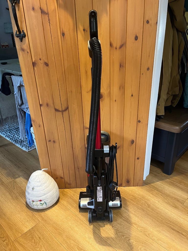 SHARKE NV602UKT LIGHTWEIGHT VACUUM CLEANER 