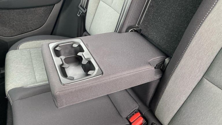 2022 Volvo XC40 2.0 B3 MHEV Plus SUV 5dr Petrol Hybrid DCT Auto Euro 6 (s/s) (163 ps) Petrol/Elec...