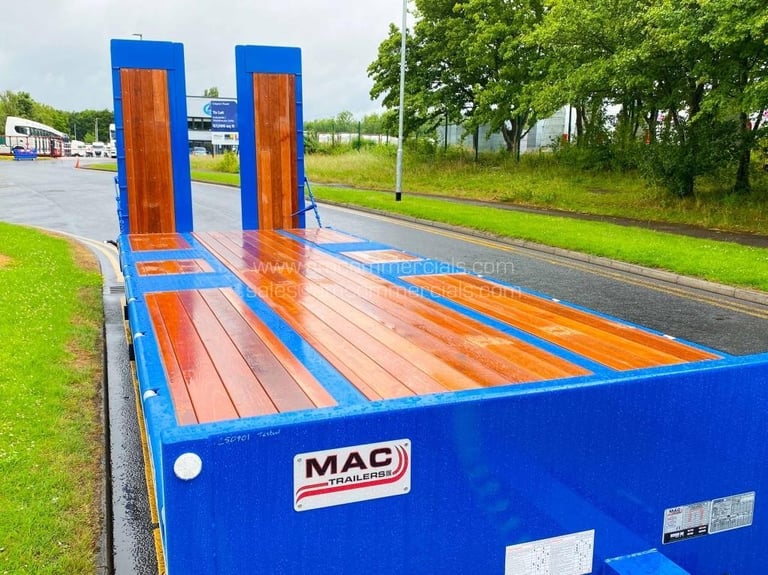 MCCAULEY TANDEM AXLE DRAWBAR LOADER 