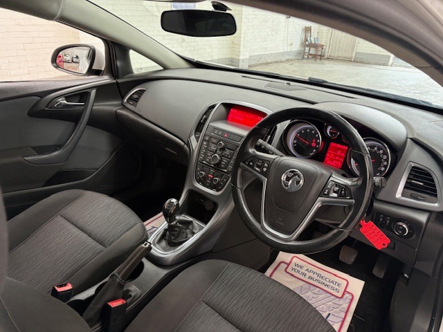 2014 Vauxhall Astra GTC 1.4T 16V 140 Limited Edition 3dr HATCHBACK Petrol Manual